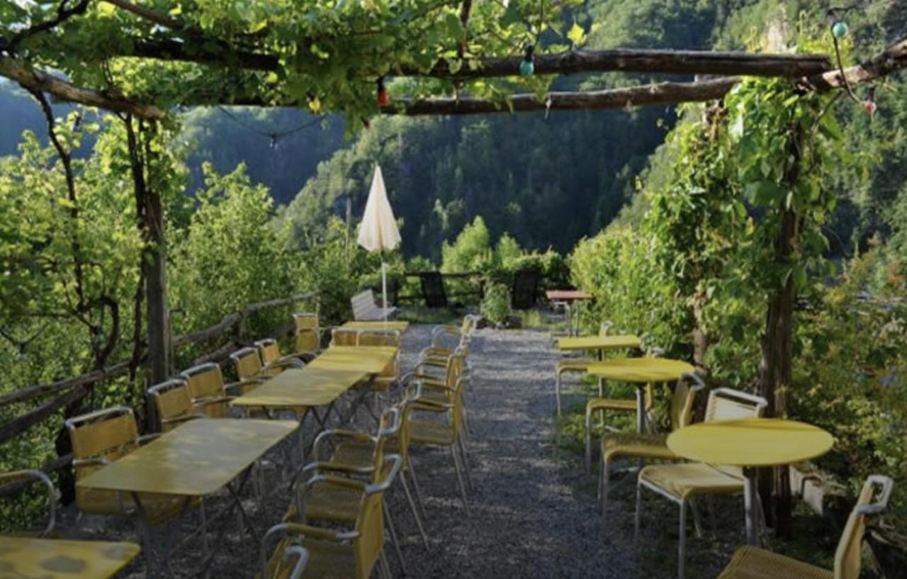 Osteria Gruetli Con Alloggio Borgnone Eksteriør bilde