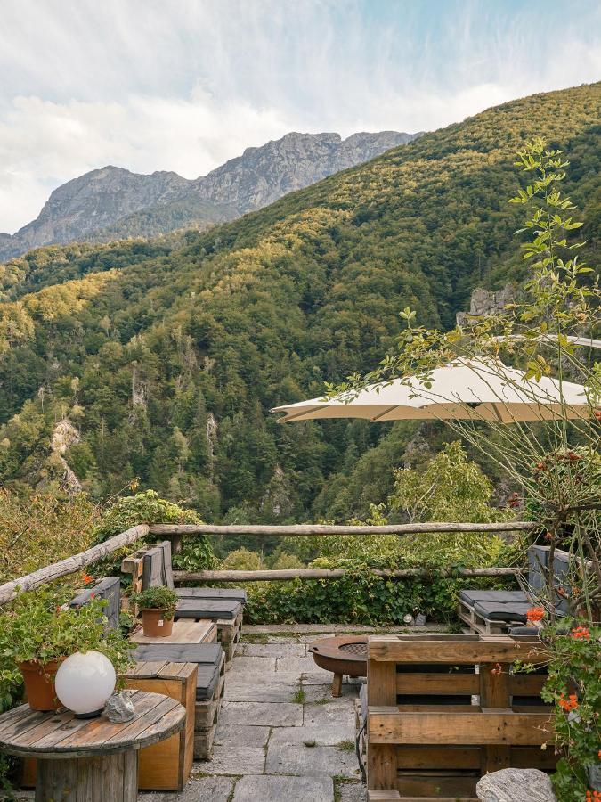 Osteria Gruetli Con Alloggio Borgnone Eksteriør bilde