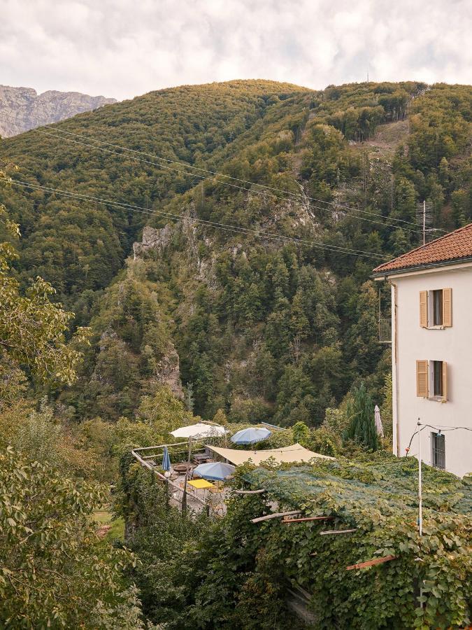 Osteria Gruetli Con Alloggio Borgnone Eksteriør bilde
